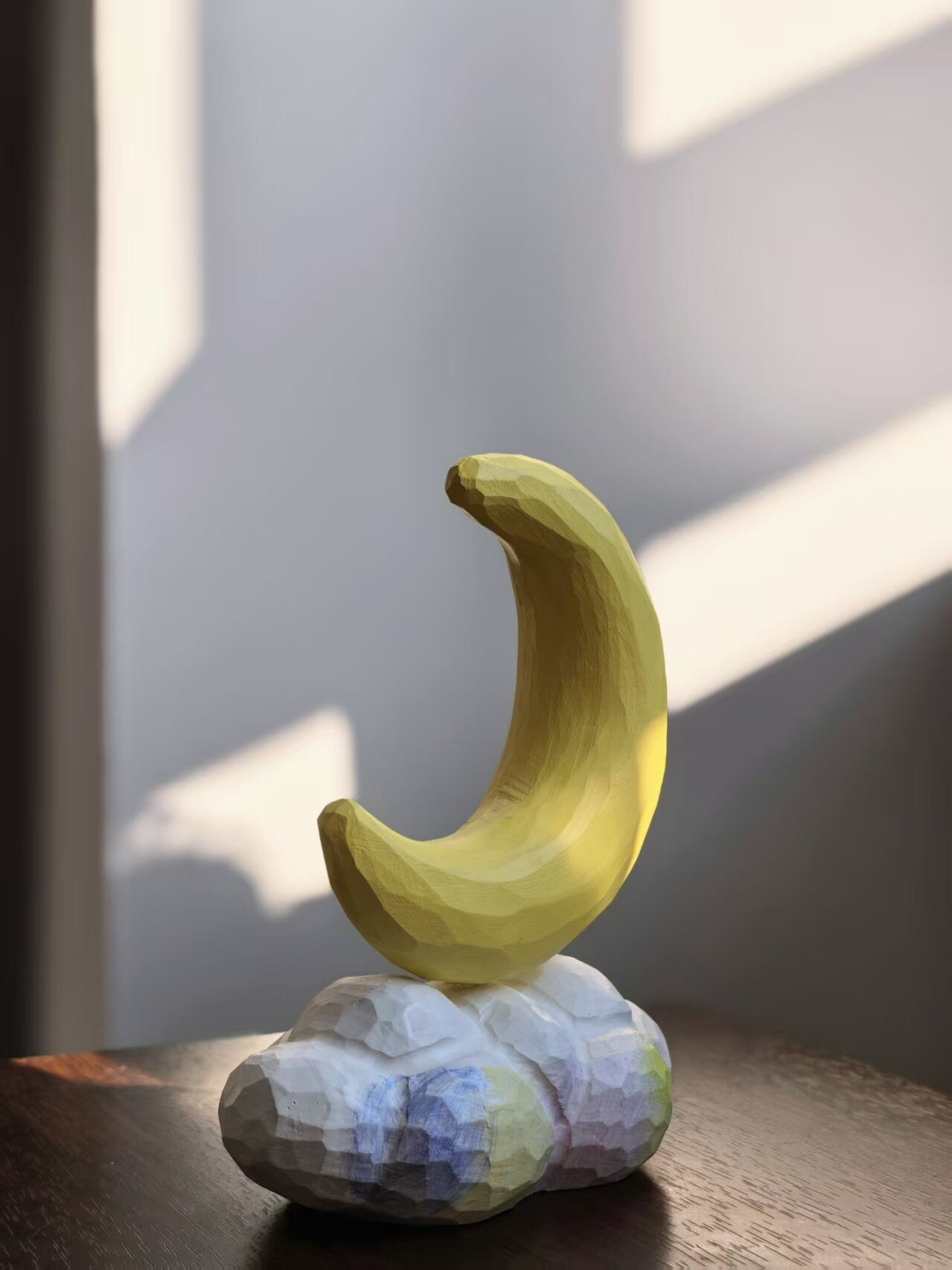 Hand Carved Yellow Moon Cloud  - đánh giá và giá Photography Yellow